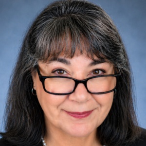 Bronwen Aker headshot